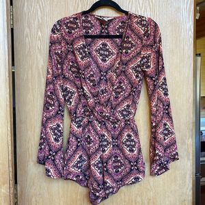 Boho Sexy Romper with Flowy Long Sleeves and Shorts Size Small